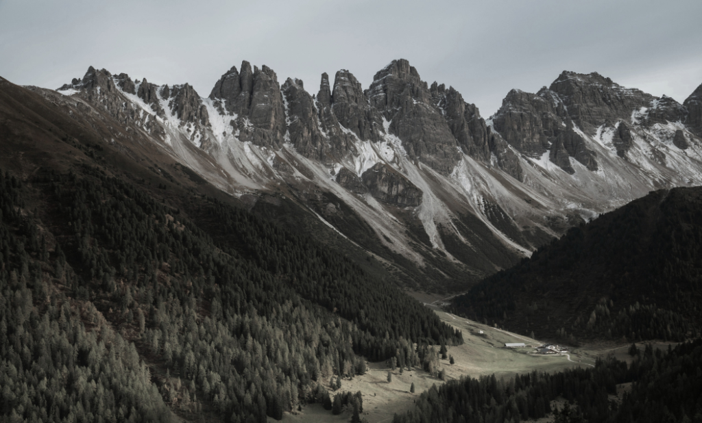 expedition advisory concept image